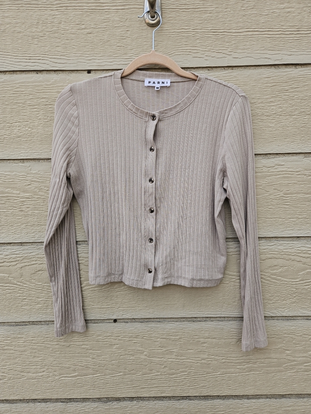 Parni beige ribbed cropped lightweight cardigan medium